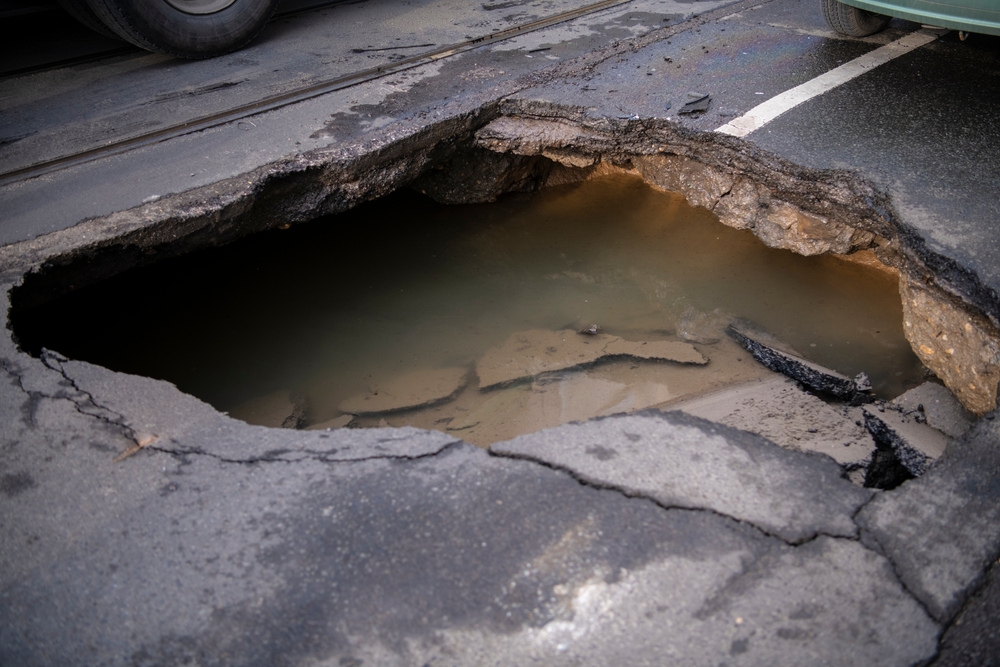 Sinkholes Along I-80 in New Jersey Causing Traffic Havoc, Linked