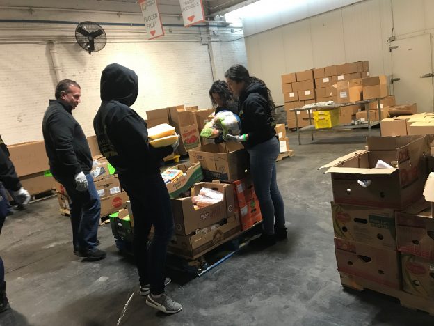 Dezao Community Food Bank 3-624X 468